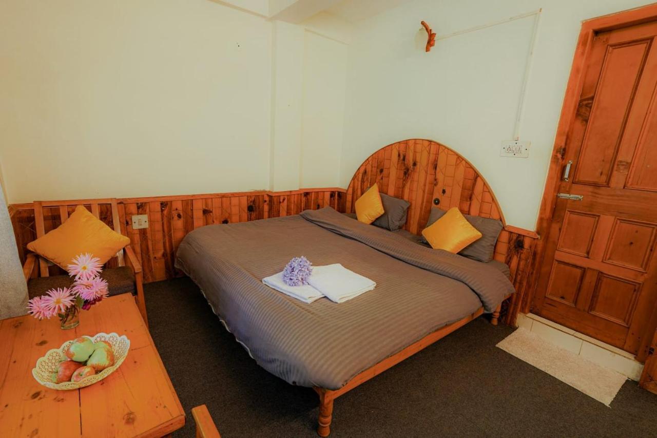 Mars Monkey Hostel & Cafe Manāli Esterno foto